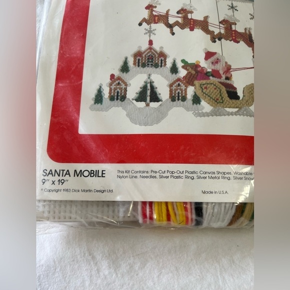 Vintage Leisure Arts Canvas Capers Santa Mobile New. - Picture 2 of 6